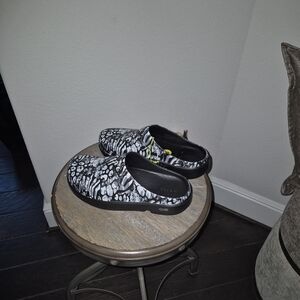 OOFOS Ooclog Limited Combo Camo Women’s Size 9 NWT Recovery Clogs